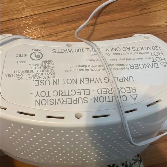 Easy-Bake Oven with Fun Graphics - Picture 4 of 4